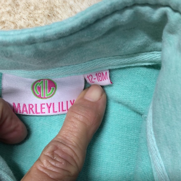 Bundle of 3 sweatshirts size 2 T - Picture 3 of 9